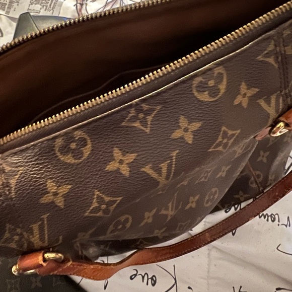 Beautiful Authentic Totally - Picture 11 of 15